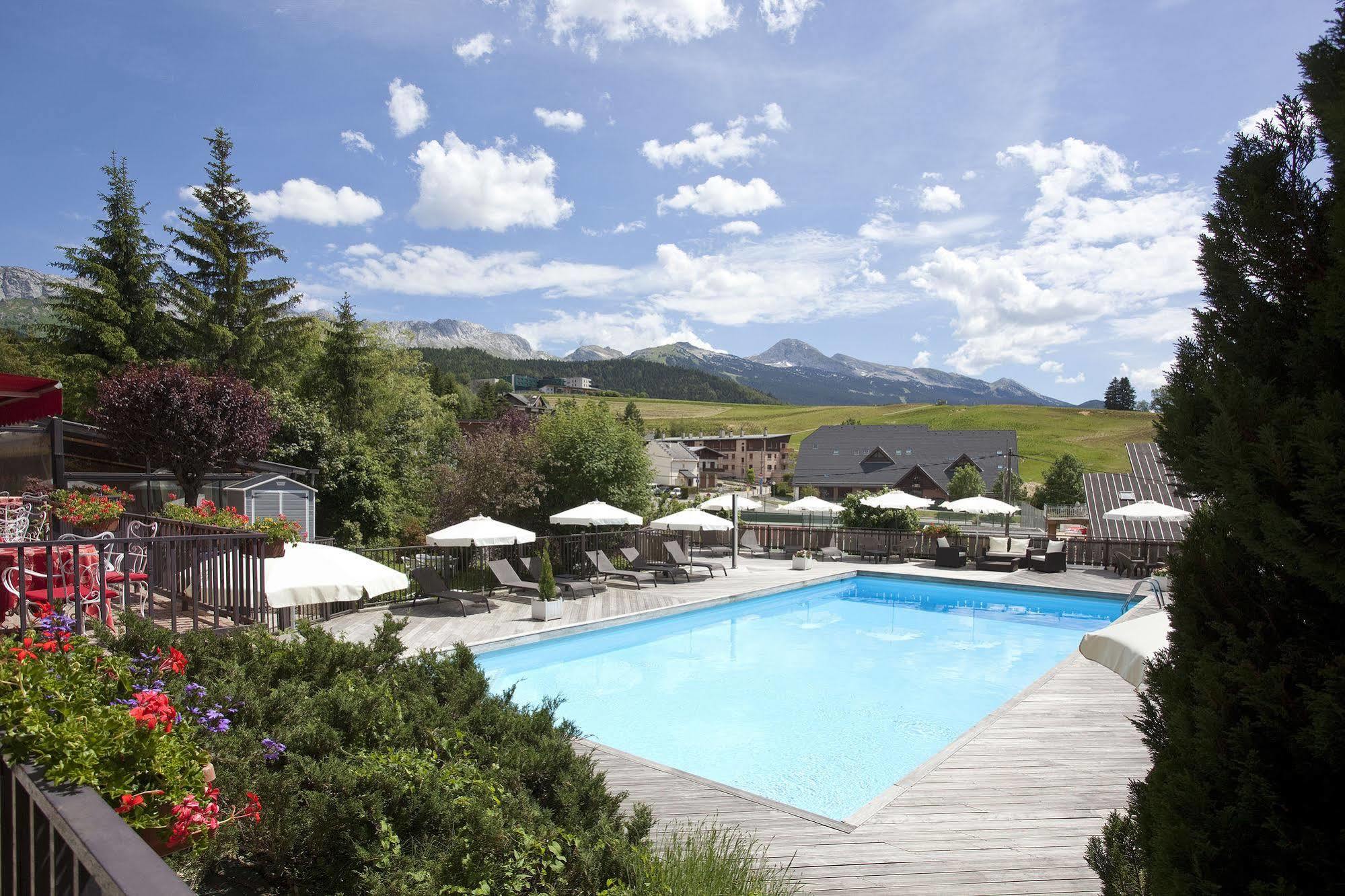 Hotel Christiania Villard-de-Lans Exterior photo